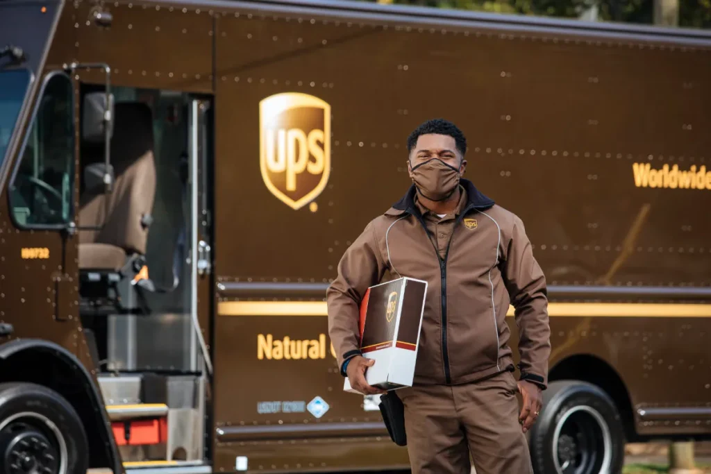 Nhắc đến giá rẻ là nhơ UPS top đầu giá rẻ đơn vị gửi hàng đi Mỹ